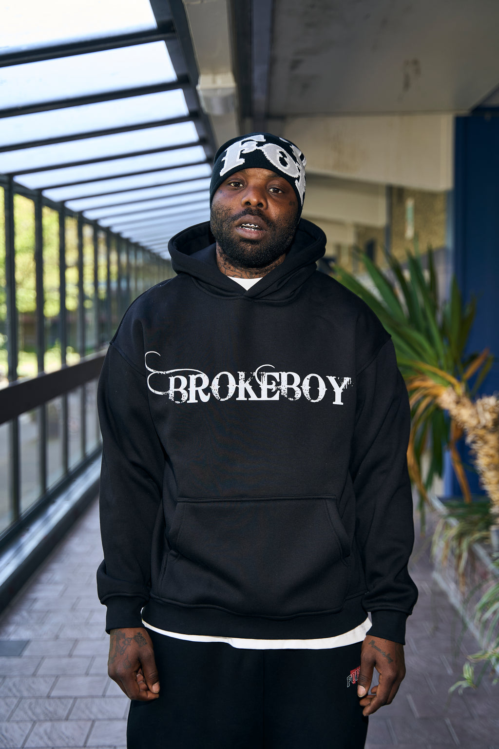 BROKEBOY BLACK -HOODIE