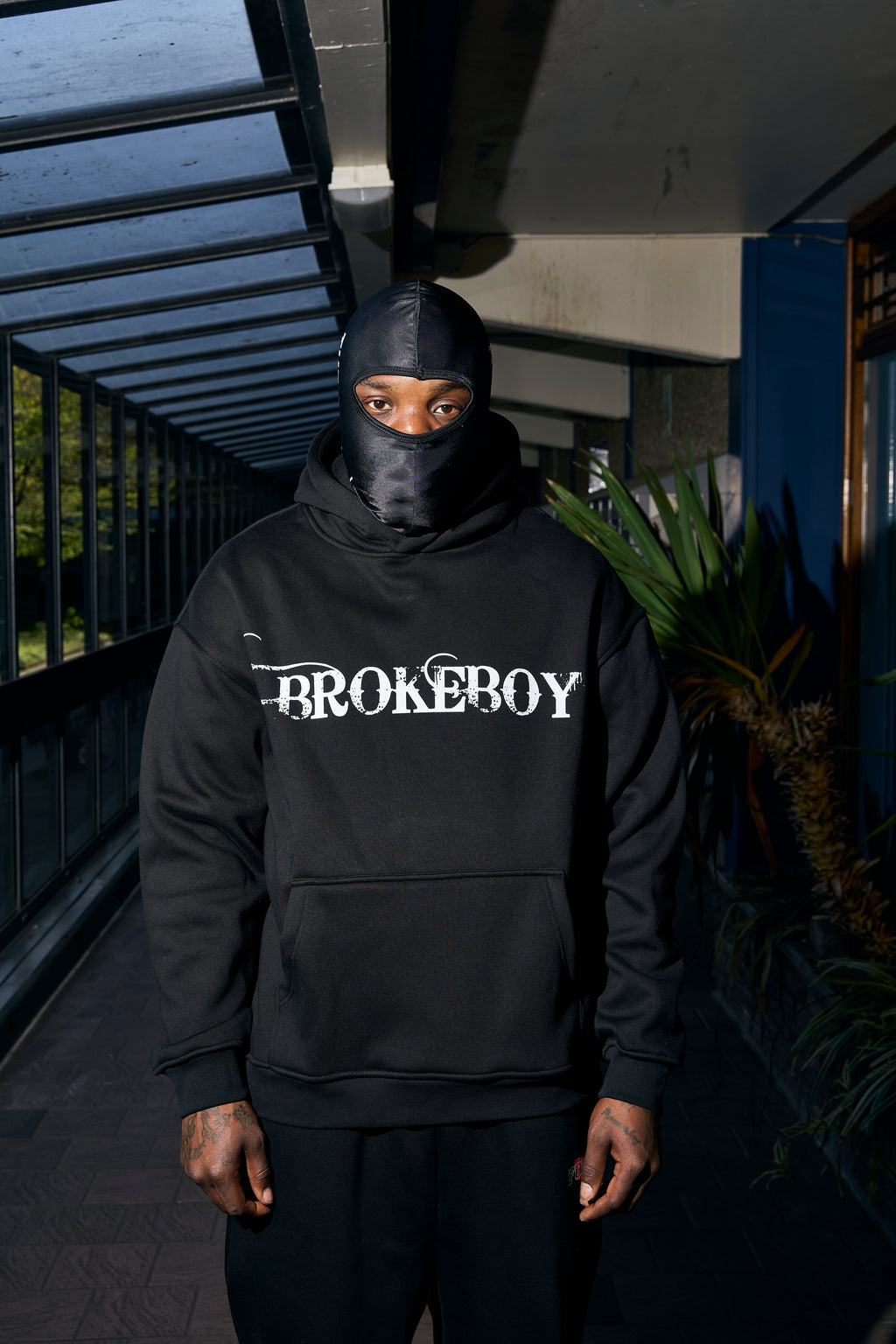 BROKEBOY BLACK -HOODIE